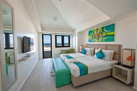 LIME HOTEL BORACAY (Balabag) .